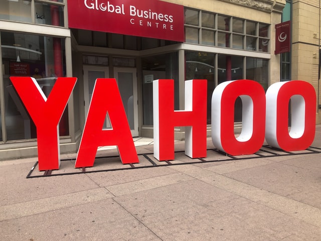 How to hack a Yahoo email account without software?