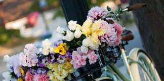 Send Flowers to Ukraine via GiftsforUkraine Delivery Service